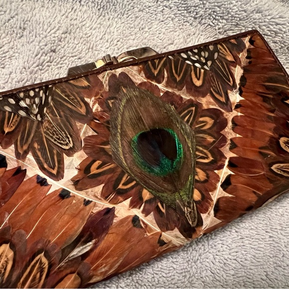 Vintage Lee Sands Peacock Feather clutch kiss lock wallet - Picture 1 of 11